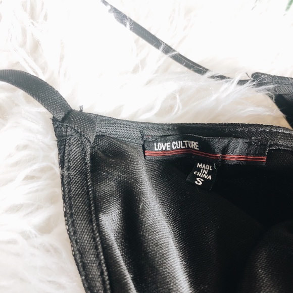 Lacey black Love culture blouse - Picture 4 of 4